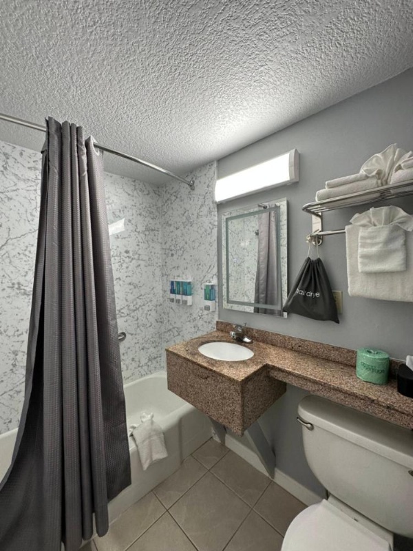 Rodeway Inn Orleans image 19